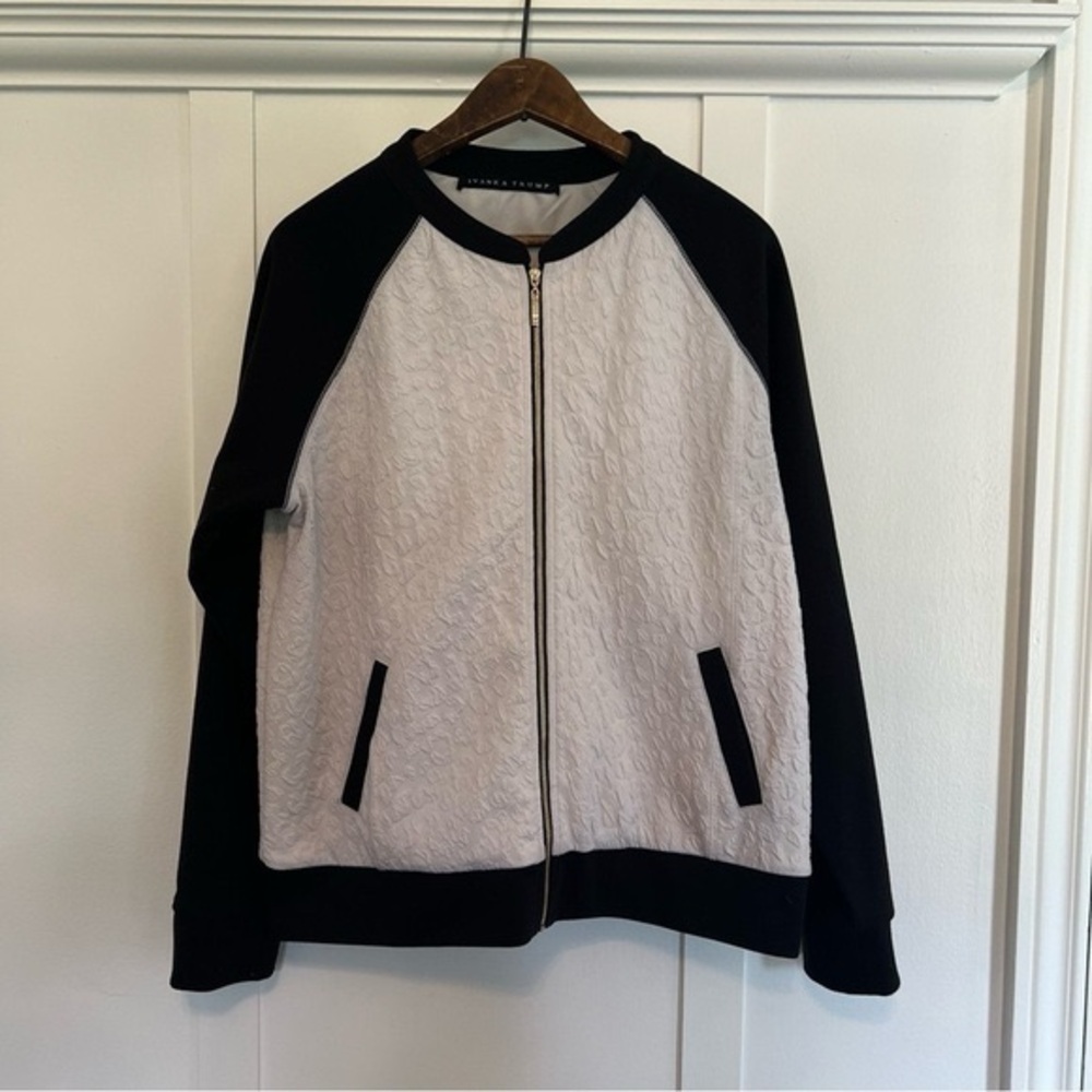 Ivanka Trump Black  White ZipUp Jacket  Gold Zipper  No Size Tag  GUC - Picture 4 of 9